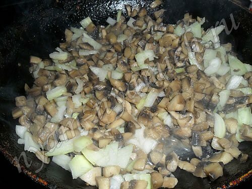 Картофельная запеканка с грибами и фаршем