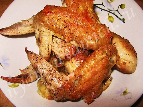 Блюдо с куриными крылышками «Веселый ужин»
