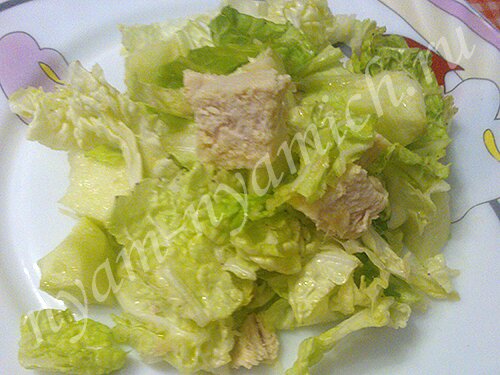 Салат из пекинской капусты с куриным филе